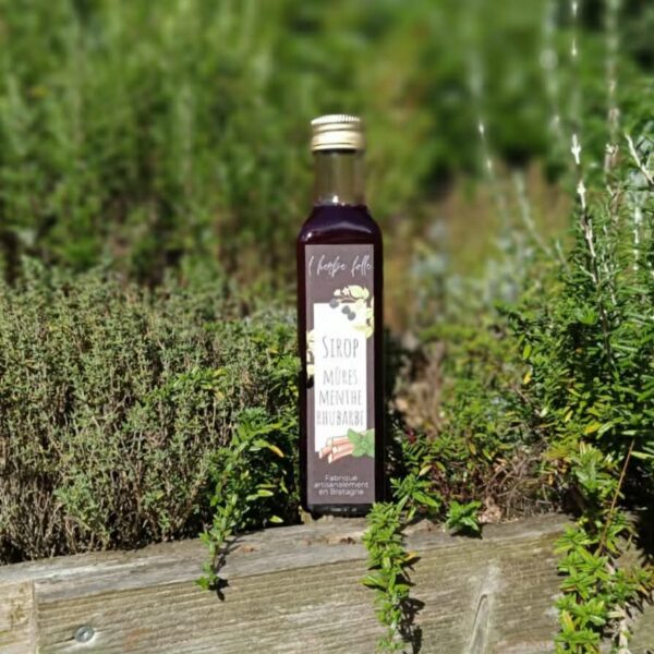 Bouteille de sirop mure menthe rhubarbe