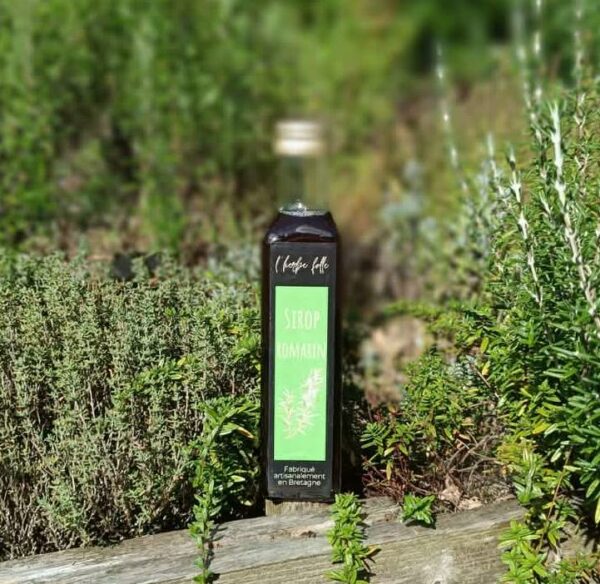 Bouteille de sirop de romarin